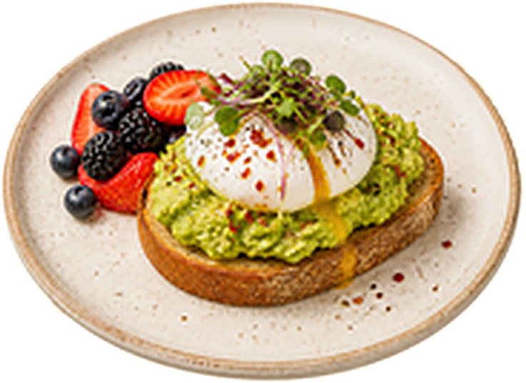 Brunch-Teller mit Avocado-Toast, pochiertem Ei und Beeren